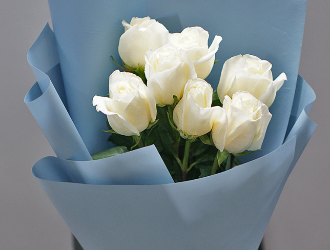 Букет из 7 белых голландских роз 80-90 см (под заказ, 10 дней) Фото